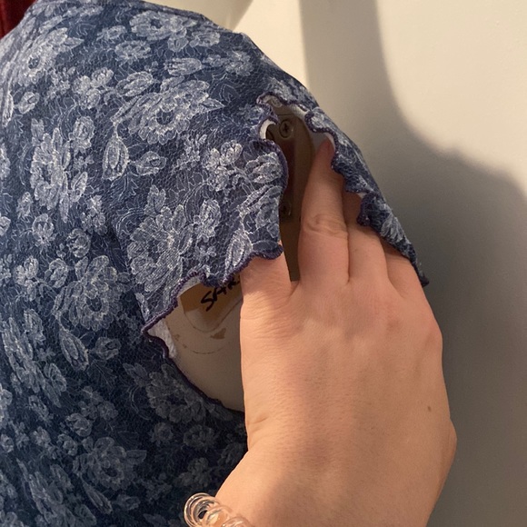 Blue / White Floral Cap Sleeve Wrap Style Top - Picture 4 of 6